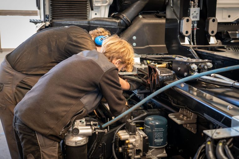 Praktikum bei Fahrzeugbau Schierling in Hameln