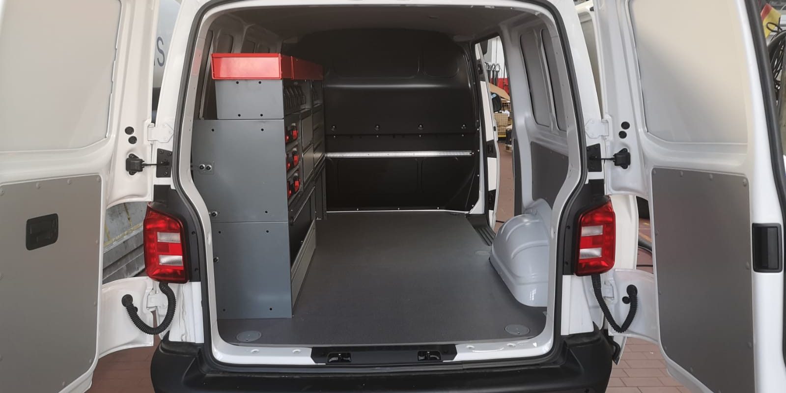 Werkstatteinbau Transporter Würth TSB (2)