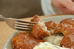 Mitagessen Schnitzel Zigeuner Art in Lauenau Wasch Center an der A2